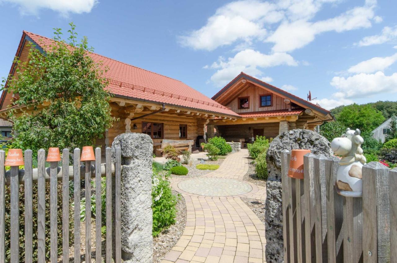 Hotel Heumann's Blockhäuser am Wald Pottenstein Exterior foto